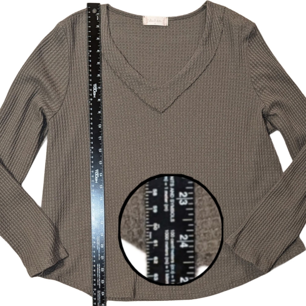 Altar'd State V-Neck Waffle Knit  Thermal Long Sleeve Top, Size XL - Picture 8 of 8